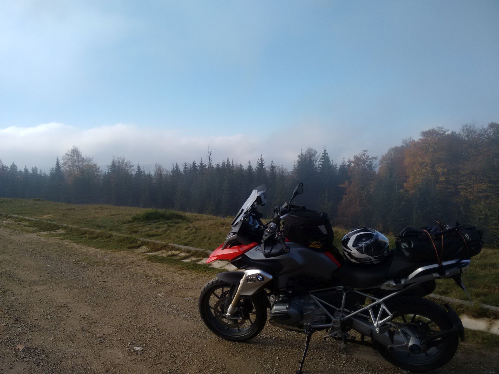 Parkplatz am Pumpspeicher Goldistal im Thüringer Wald. Letzte Mehrtagestour im Oktober 2015 bei schattigen -4°