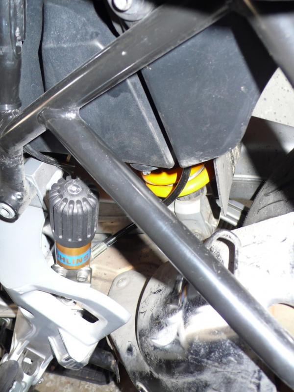 R1100GS Einbausituation Öhlins 3