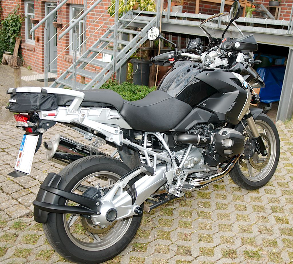 x DSC 2672